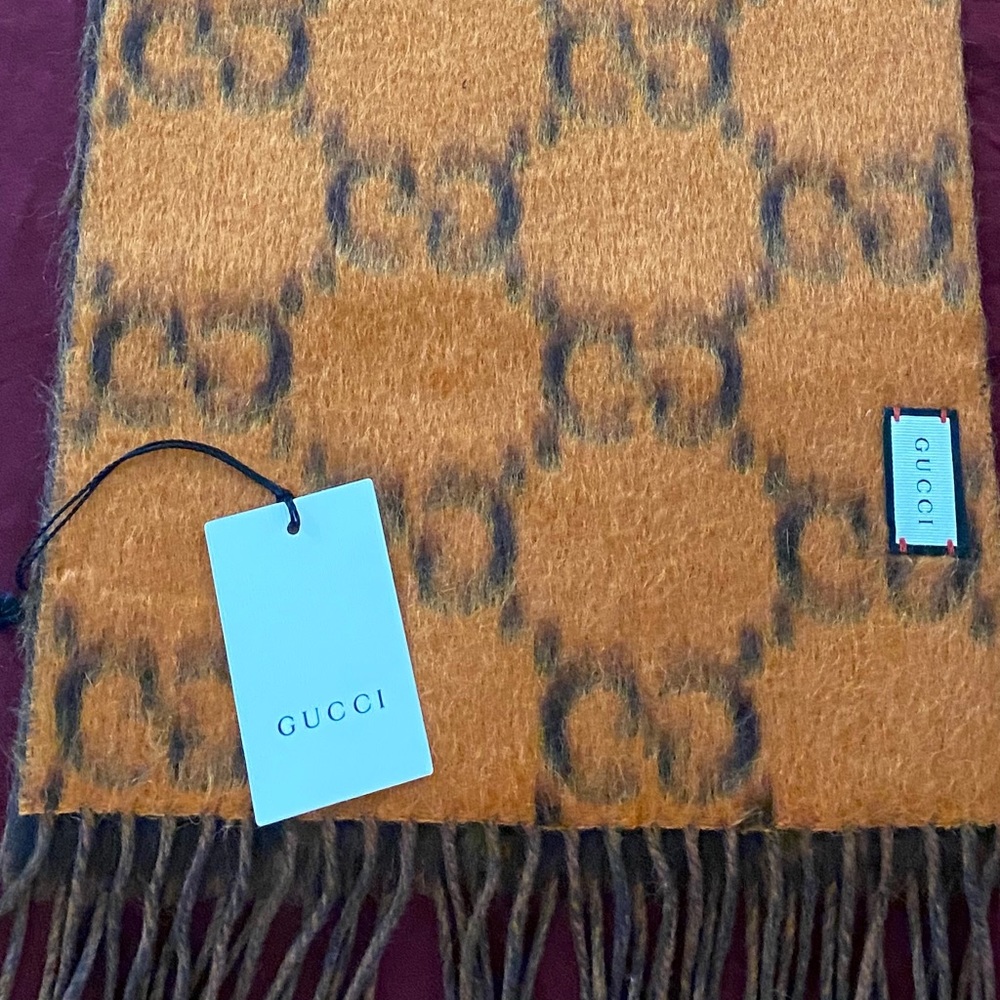 Gucci 2019 Alpaca GG Scarf - Picture 3 of 7